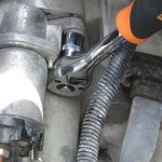 How to remove the starter on a Lada Kalina 8 valve