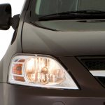 Replacing lamps in headlights of Lada Largus