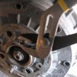 Replacing the rear brake wheel cylinder